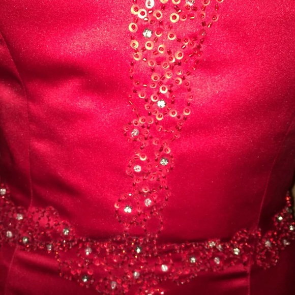 Cire Beautiful Sexy Long Red Formal Dress / Gown Size 8 - Picture 9 of 11